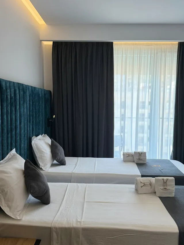 Dhomë Deluxe me Dy Krevatë – Hotel Ylli Shëngjin (Pamje nga deti, 25 m², 2 persona) foto 1