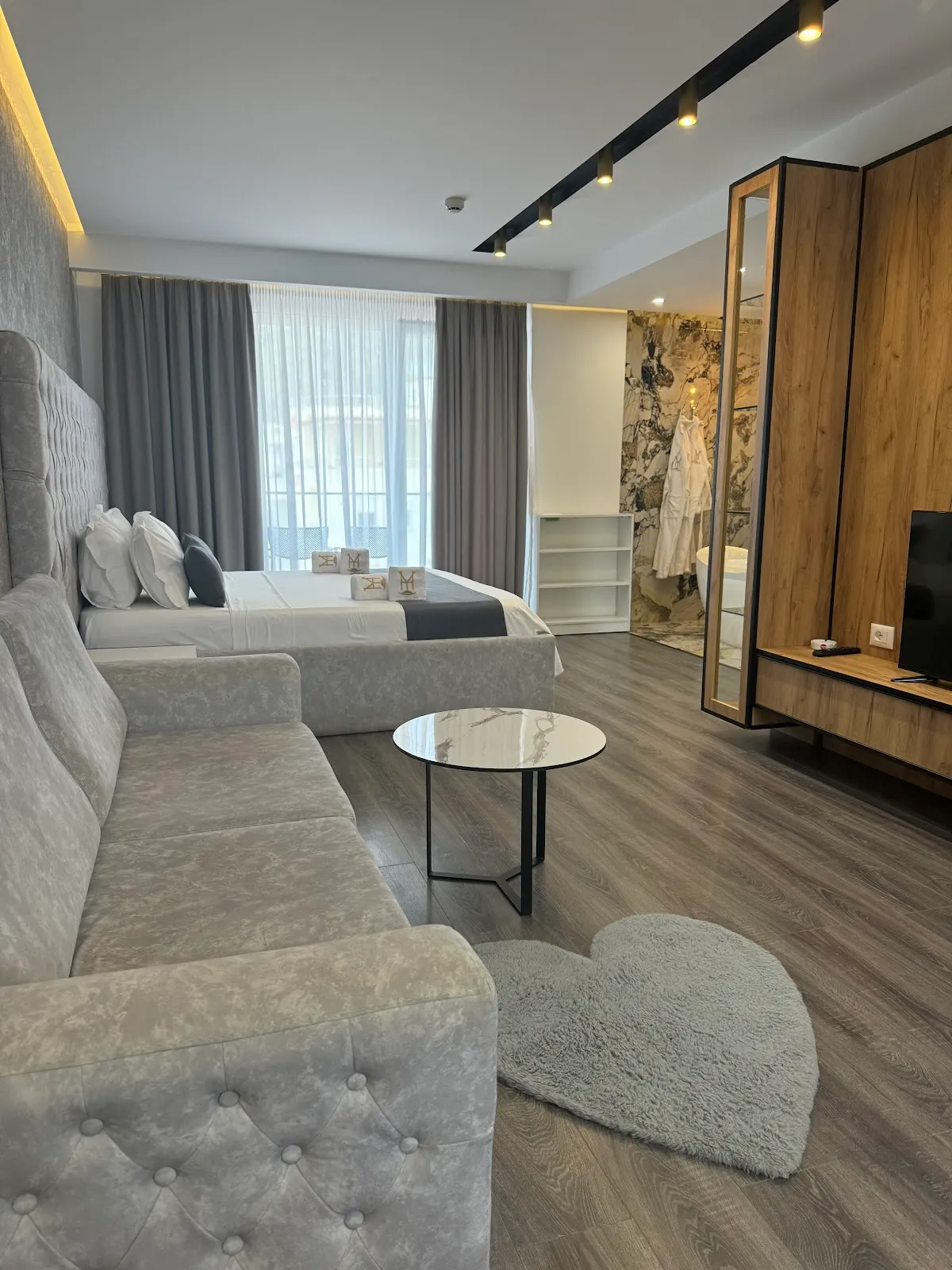 Suitë Superior me Pamje nga Deti – Hotel Ylli Shëngjin, foto 2