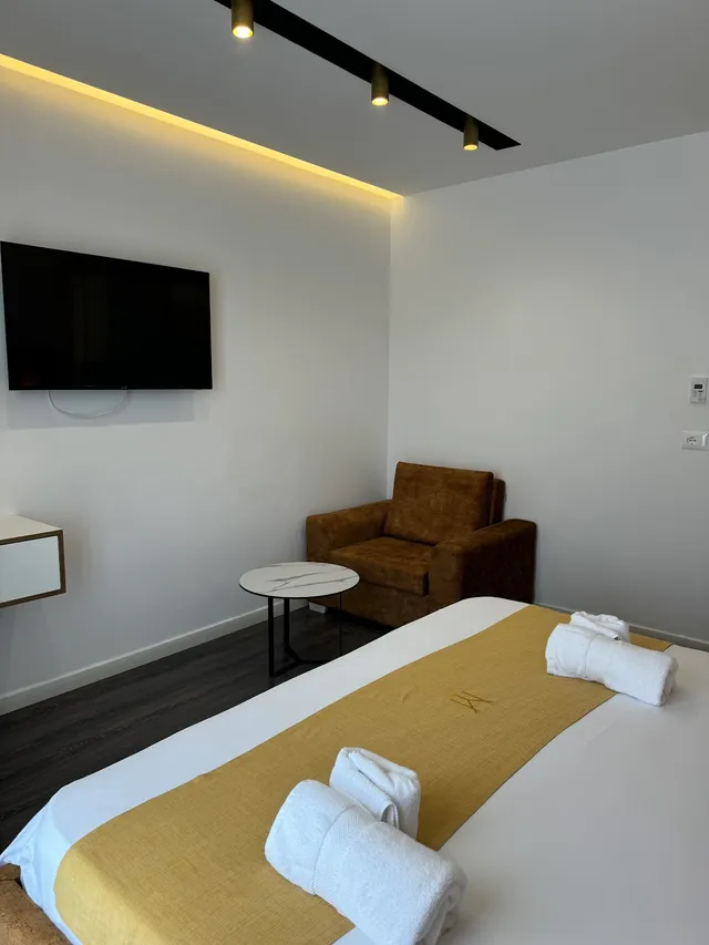 Dhomë Deluxe për 3 Persona – Hotel Ylli Shëngjin (Pamje anësore, 30 m², 3 persona) foto 3