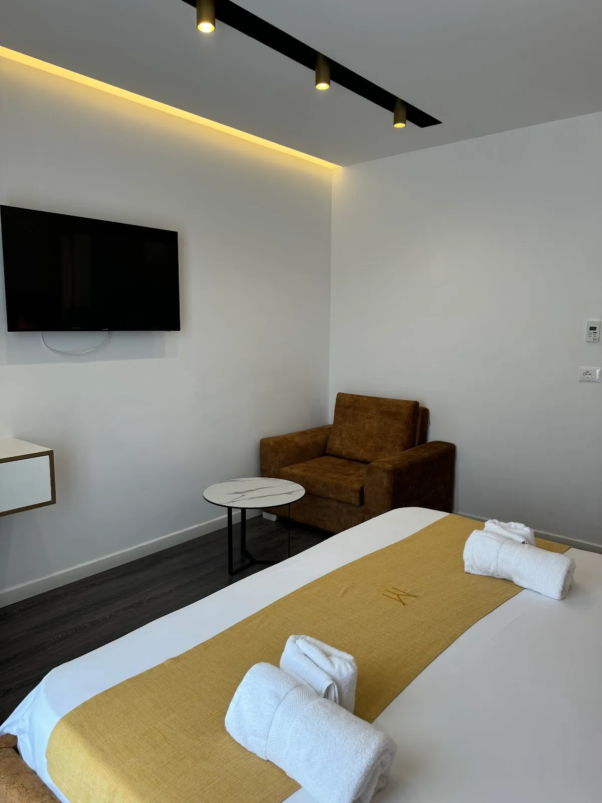 Dhomë Deluxe për 3 Persona – Hotel Ylli Shëngjin, foto 3