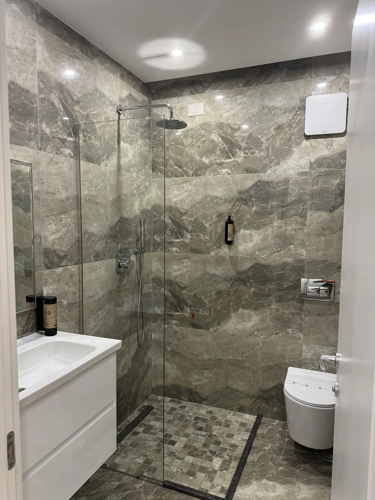 Dhomë Luxury për 4 Persona – Hotel Ylli Shëngjin, foto 4
