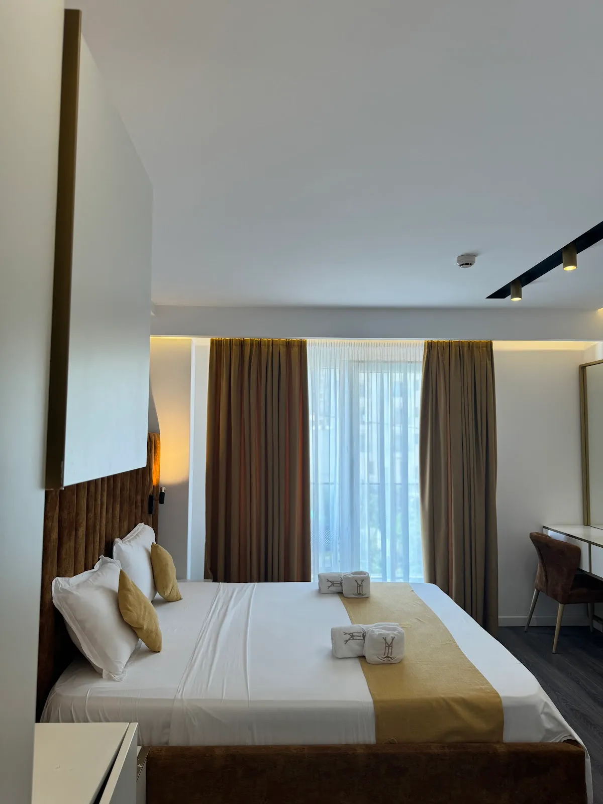 Dhomë Deluxe për 3 Persona – Hotel Ylli Shëngjin, foto 7