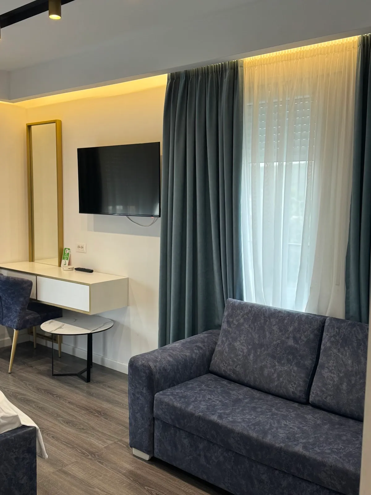 Dhomë për 4 Persona me Pamje nga Deti – Hotel Ylli Shëngjin, foto 8