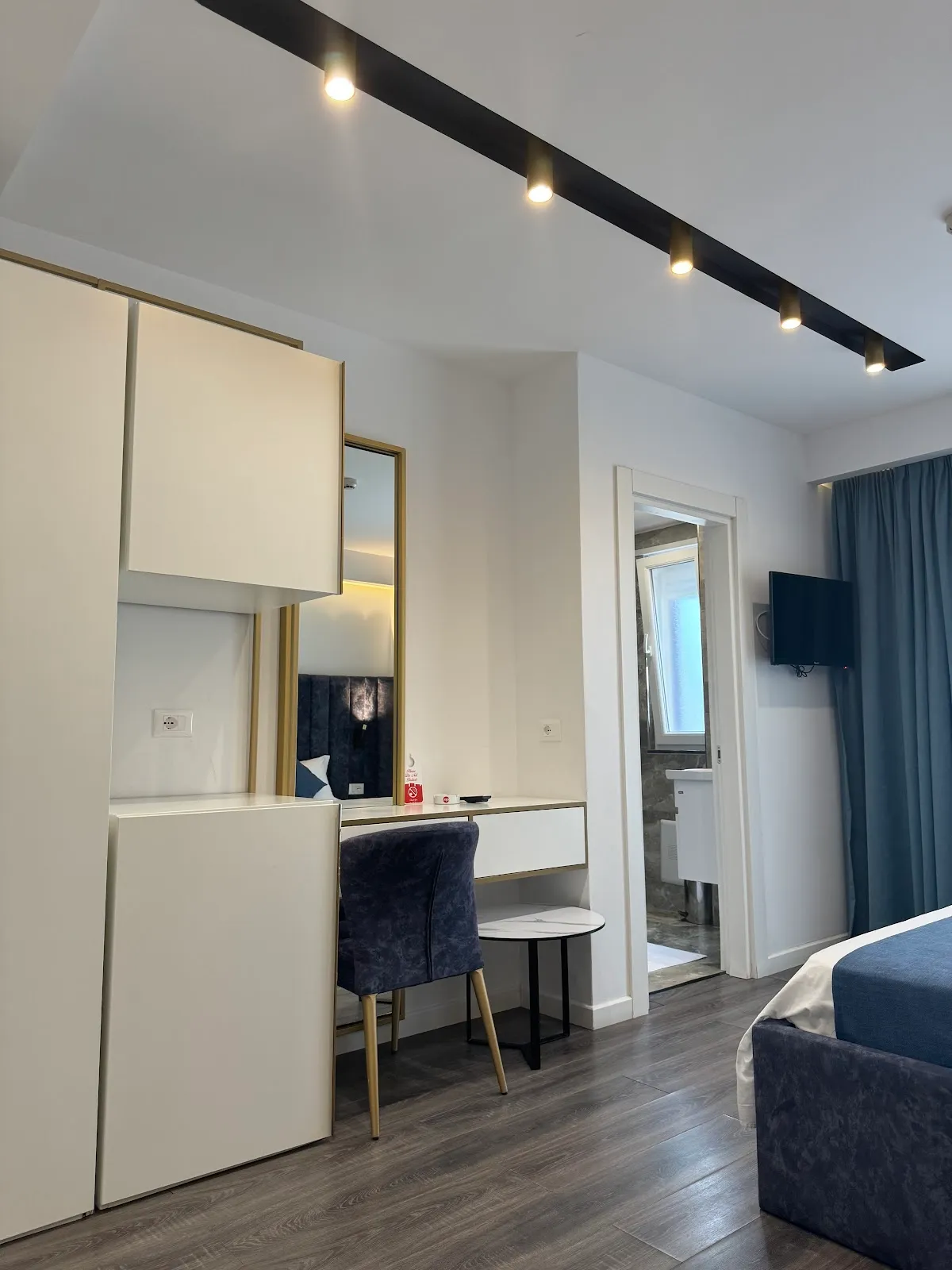 Dhomë Deluxe për 4 Persona – Hotel Ylli Shëngjin, foto 8